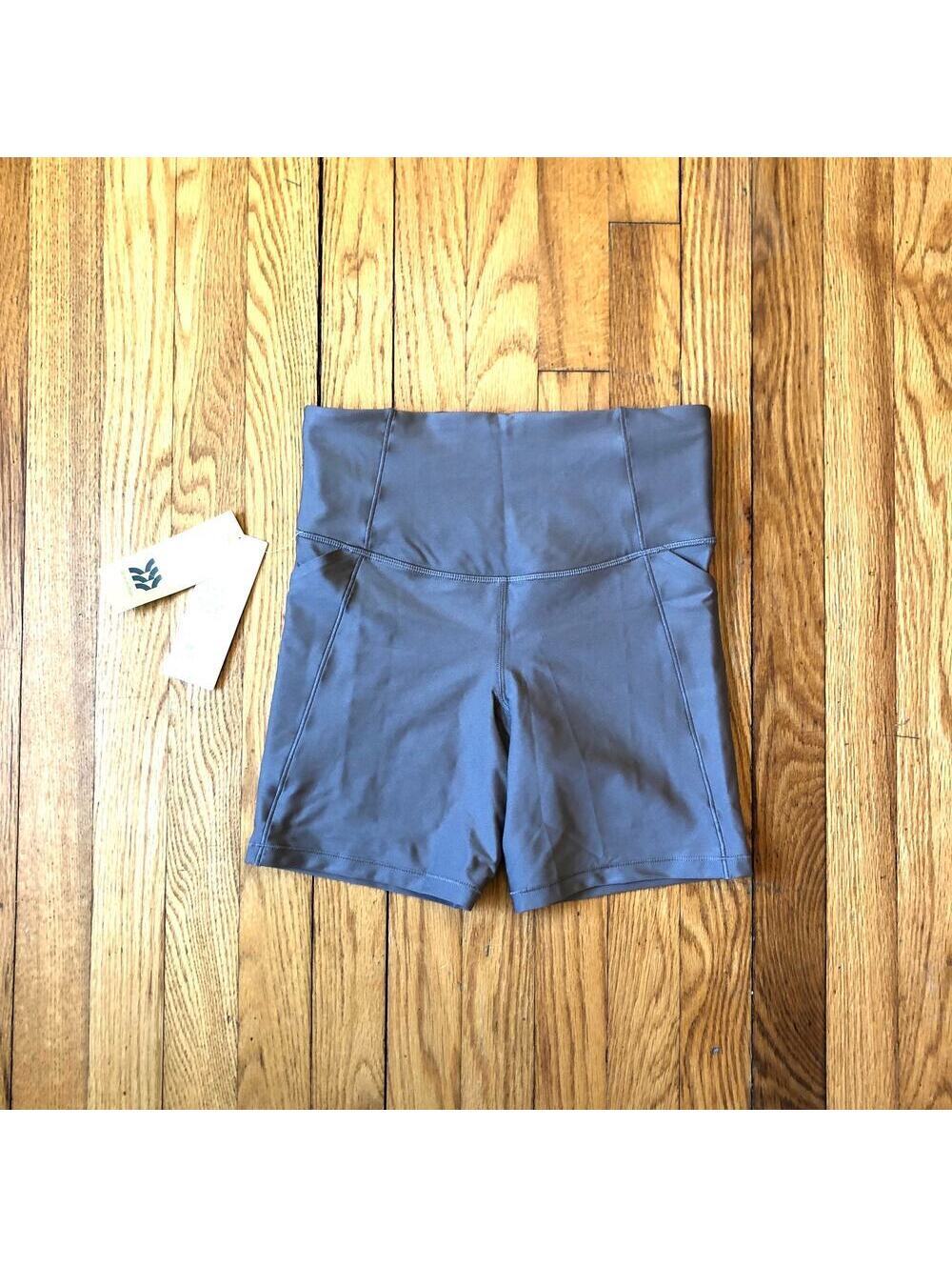 All In Motion NWT Women's Effortless Support Pocketed Bike Shorts S Taupe